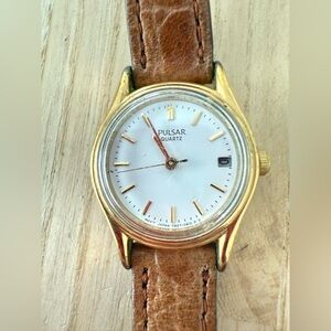 Vintage pulsar ladies gold tone tan leather watch NEW BATTERY